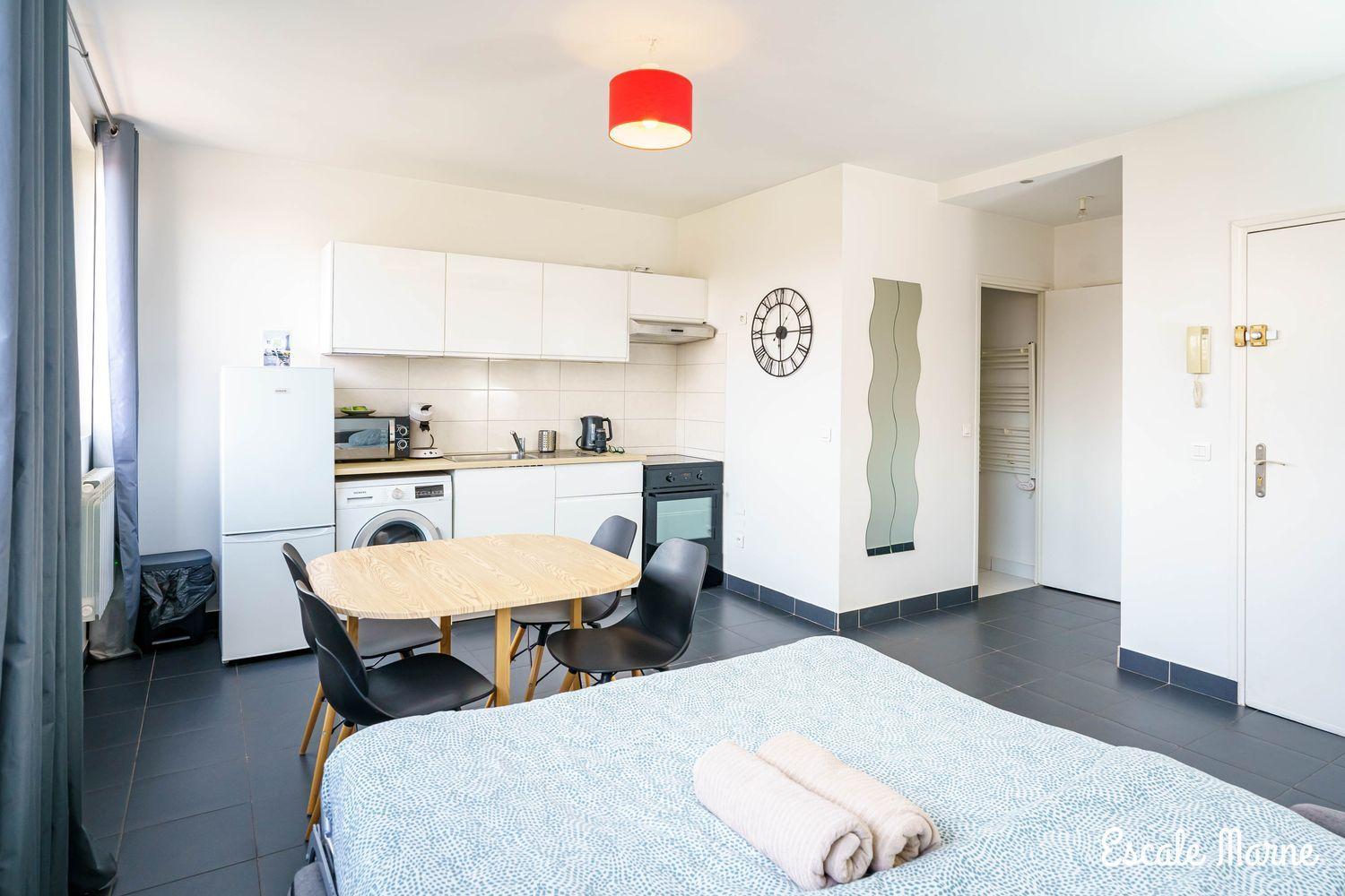 Escale-Marne Fr - 102 - Free Parking - Free Luggage Storage - All Equipped - Linen Included - Washing Machine - 10Mn Walk Metro 8 - Rer A - Panoramic View - From 1 To 4 Guests 迈松阿尔福 外观 照片